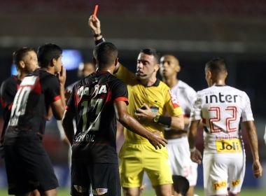 Vitória vai entrar com representação contra árbitro Igor Benevenuto