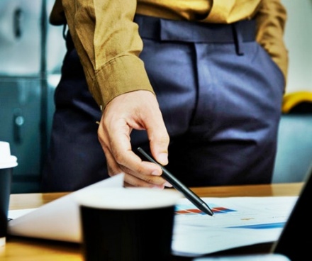 Confira os salários das carreiras que estão em alta no país