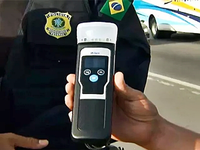 Bafômetro que identifica álcool no ar começa a ser usado pela PRF na BA