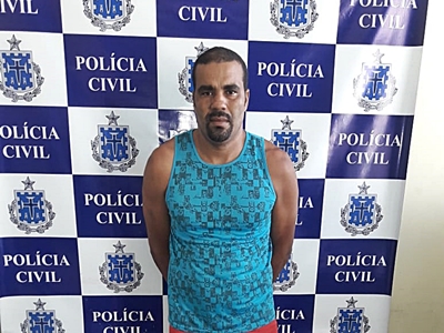Acusado de assassinar ex-companheira a facadas em SAJ se entrega a polícia